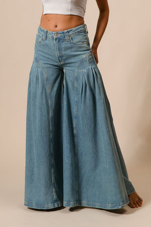 Pleated Detail Wide Jeans